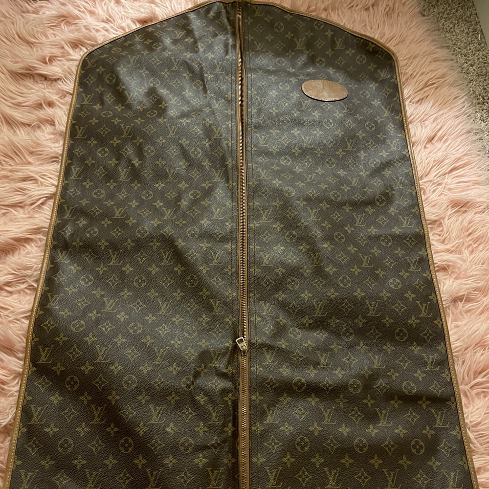 Authentic Louis Vuitton Garment Bag w/certification